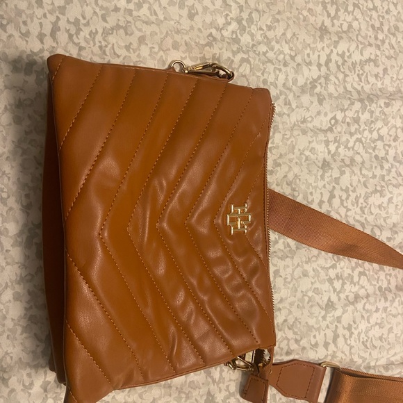 Elegant Tan Handbag - Picture 7 of 7